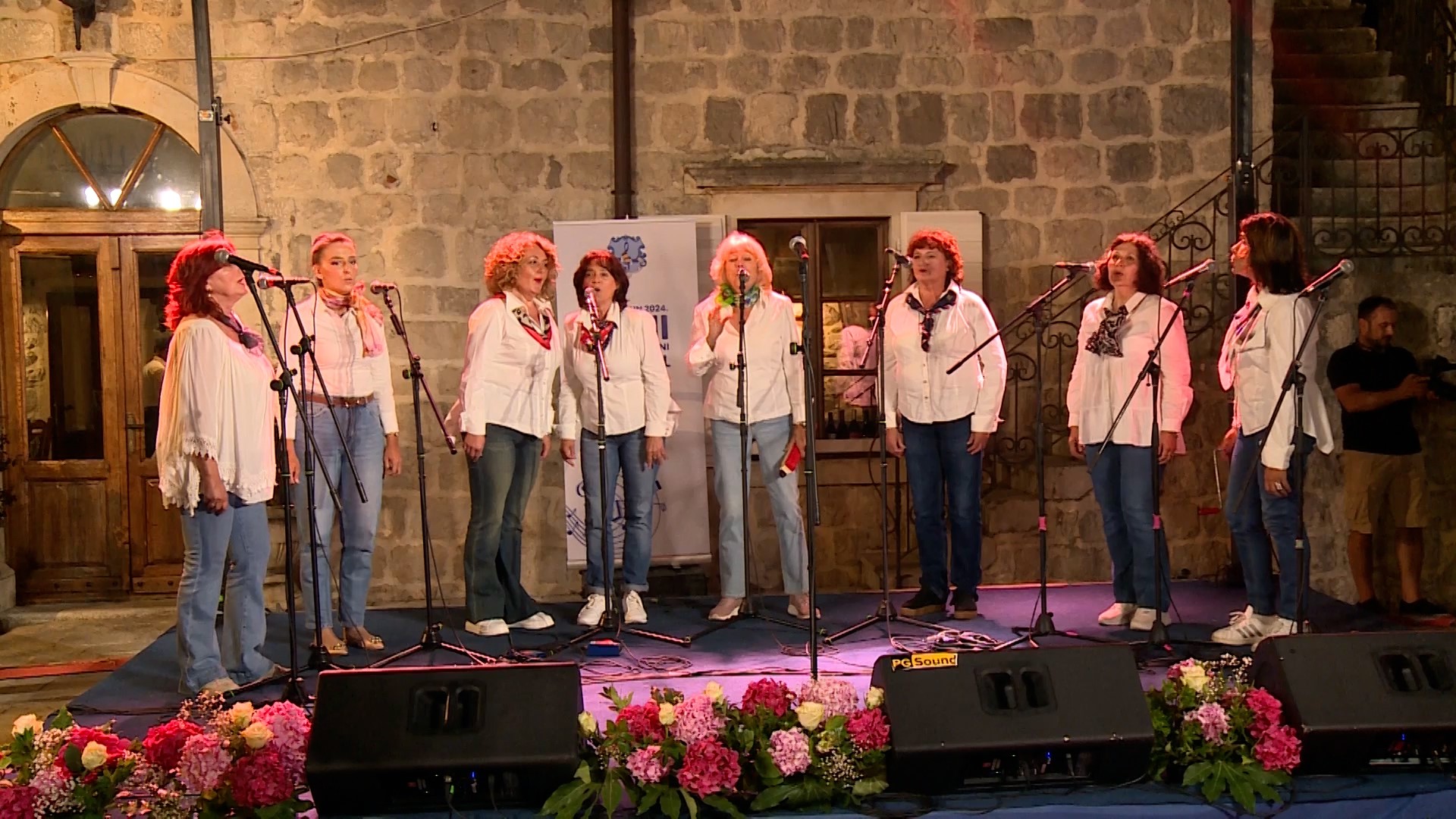 Ovogodišnji 23. po redu Međunarodni festival klapa Perast počeo je sinoć,  a trajaće tri večeri