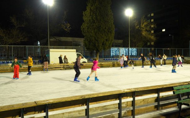 Klizališta u Podgorici okupljaju veliki broj omladine u periodu raspusta